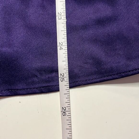 𝅺spense dark purple silky blouse with attached scarf. Sleeveless. Size large. - Picture 9 of 9